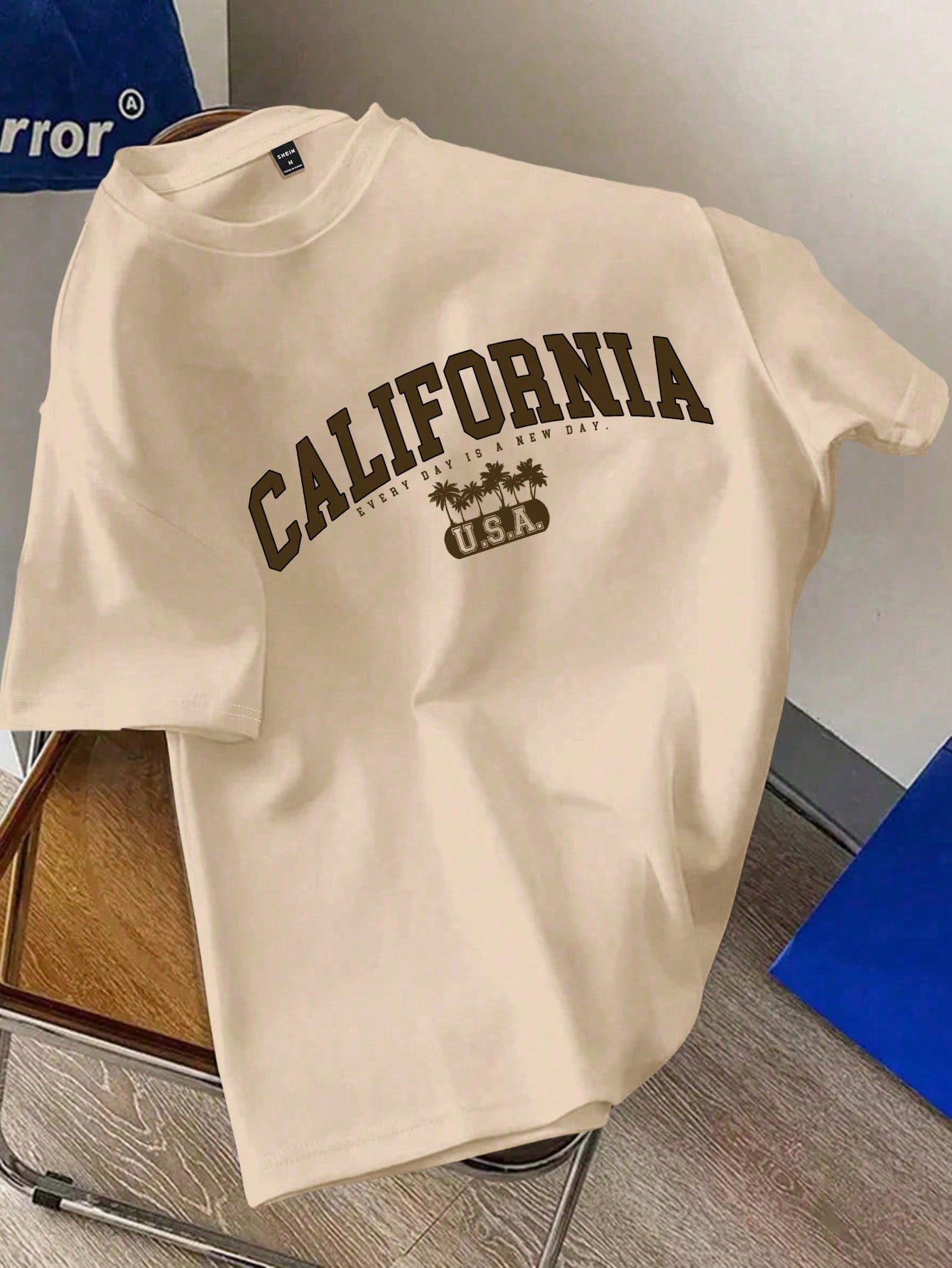 Men's Casual Beige Graphic Tee - огляд і ціна Tee Graphic Print