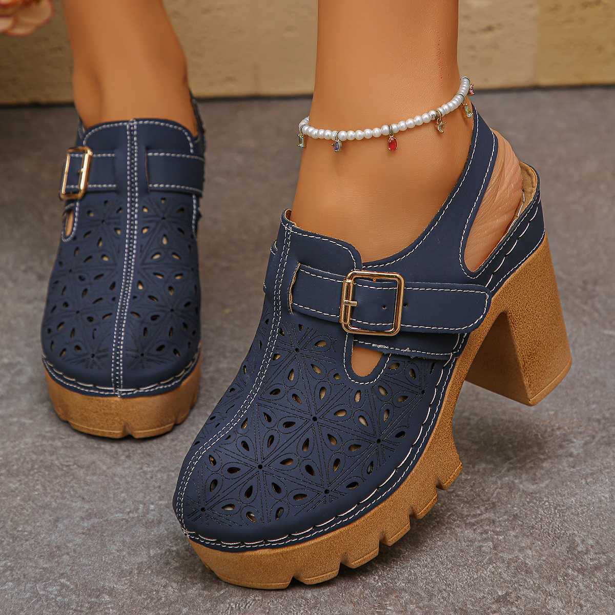 Large Size Women's Thick Heel  - огляд і ціна Casual Sandal Leather